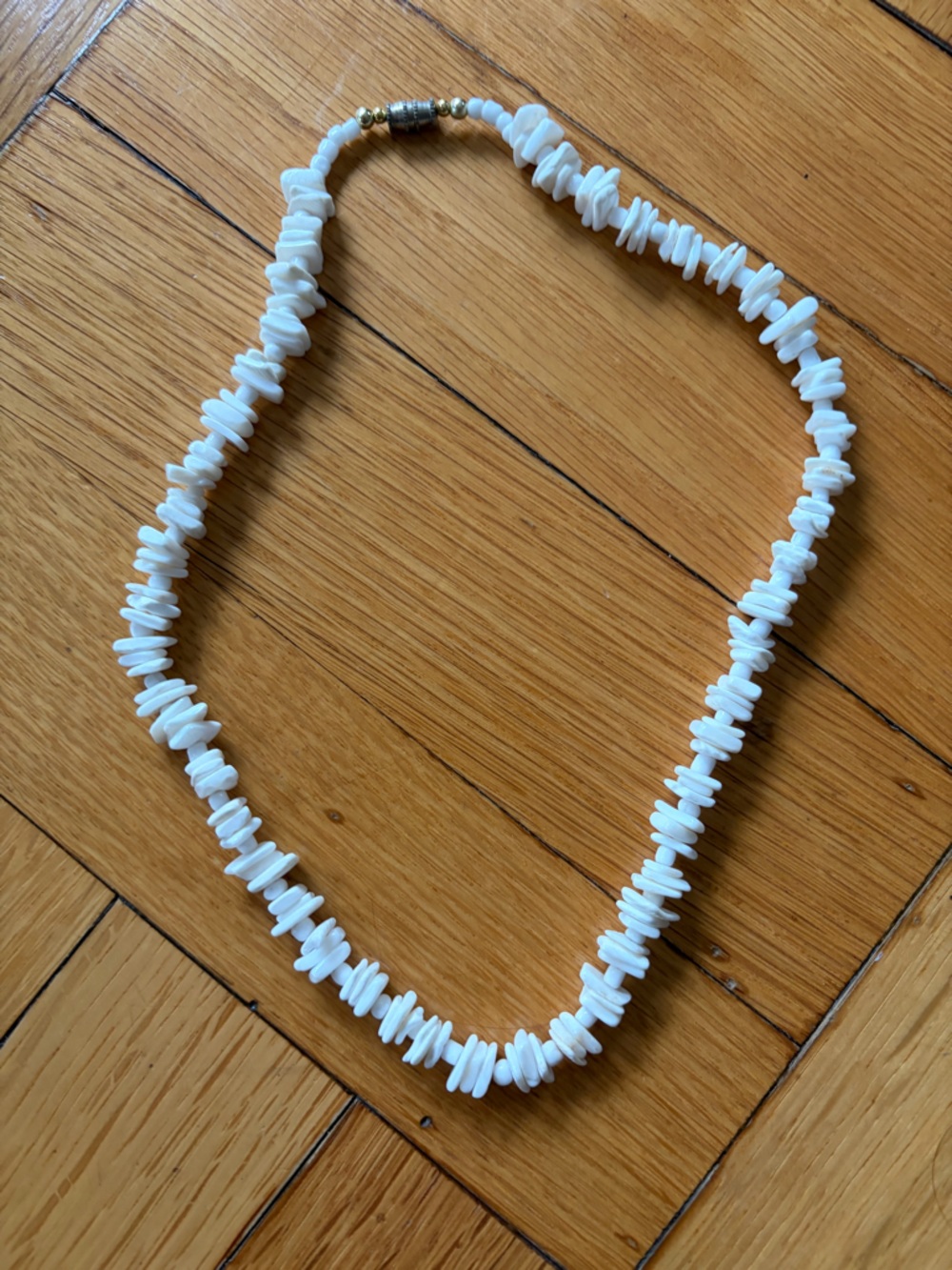 Vintage White Shell Chip Necklace  Surfer Hawaiian Beach Life 16” 80’s. Unisex